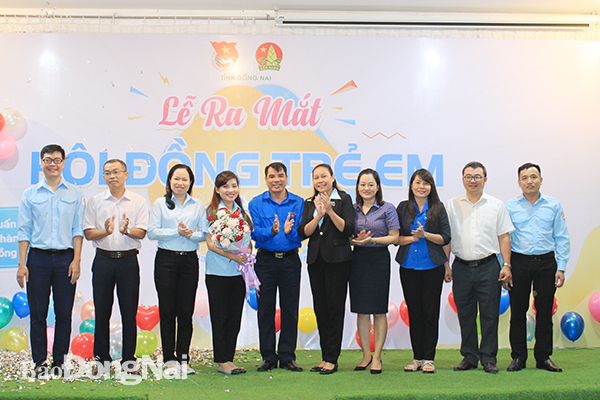 Các thành viên Ban tham vấn Hội đồng trẻ em tỉnh Đồng Nai ra mắt