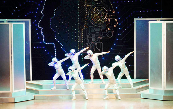 Nhà hát Nghệ thuật Đồng Nai ứng dụng công nghệ 4.0 trong xây dựng cảnh trí, trang phục diễn viên... cho các vở diễn mới