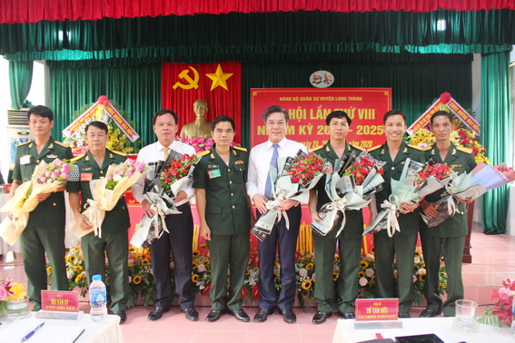 Ban Chấp hành Đảng bộ Quân sự huyện Long Thành nhiệm kỳ 2020-2025 ra mắt tại Đại hội