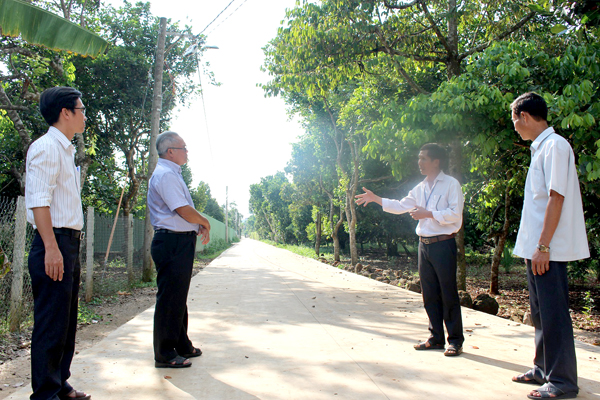Tuyến đường nông thôn mới nâng cao ở xã Bình Lộc, TP.Long Khánh. Ảnh: N. Hà