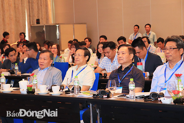 Các doanh nghiệp, chuyên gia tham dự Hội nghị Quốc tế ngành da giày năm 2020.