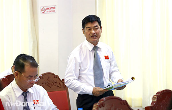 Đại biểu phát biểu thảo luận tại Đại hội đại biểu Đảng bộ Khối các cơ quan tỉnh lần thứ IX (nhiệm kỳ 2020-2025). Ảnh: Huy Anh