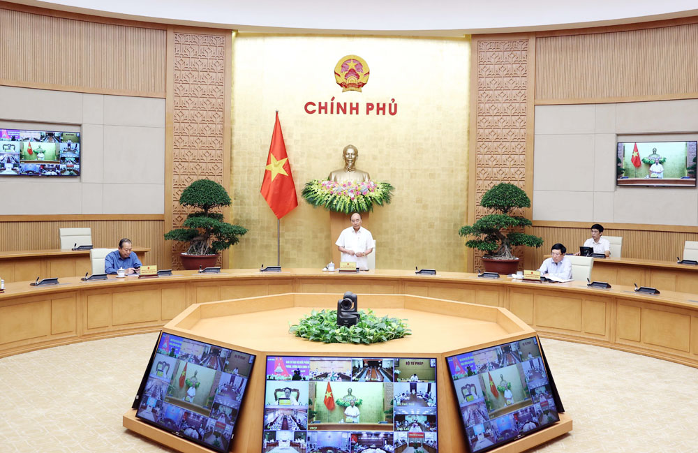 Thủ tướng Chính phủ Nguyễn Xuân Phúc phát biểu chỉ đạo tại cuộc họp