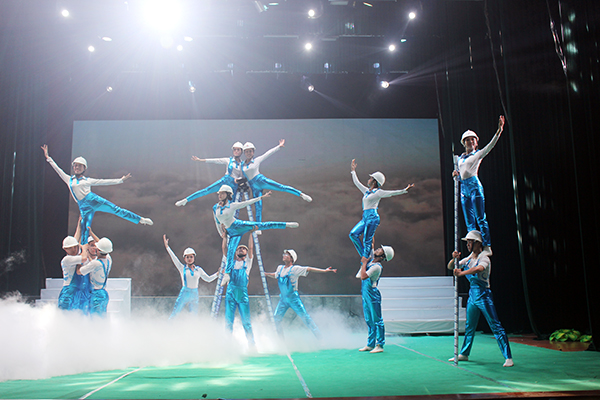  Tiết mục múa Vươn tới tầm cao do nghệ sĩ Lâm Đại biên đạo tham gia Hội diễn Tiếng hát miền Đông lần thứ XIX-2020