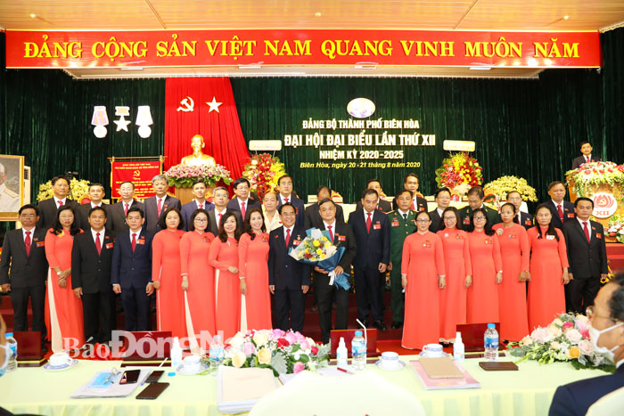 Ban chấp hành Đảng bộ TP. Biên Hòa khóa XII ra mắt nhận nhiệm vụ tại đại hội.