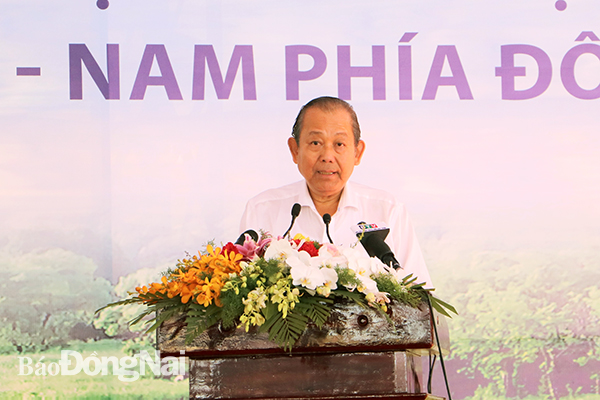 Phó thủ tướng Thường trực Chính phủ Trương Hòa Bình phát biểu tại buổi lễ khởi công.