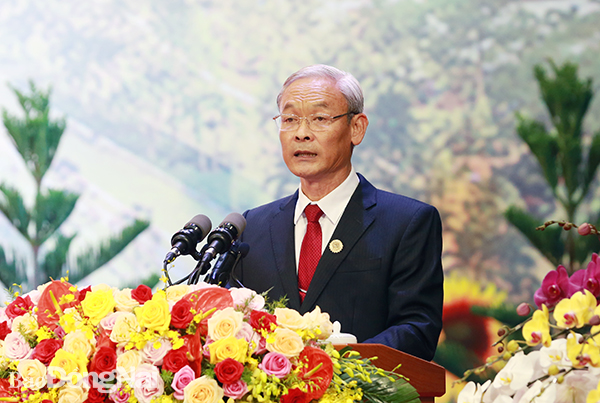 Bí thư Tỉnh ủy Nguyễn Phú Cường trình bày tờ trình. Ảnh: Huy Anh