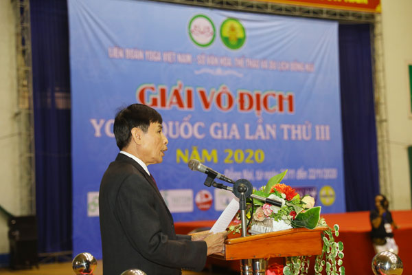 Ông Vũ Trọng Lợi, Chủ tịch Liên đoàn Yoga Việt Nam phát biểu khai mạc giải
