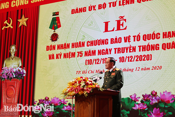 Thượng tướng Trần Đơn, Ủy viên Trung ương Đảng, Thứ trưởng Bộ Quốc phòng phát biểu tại buổi lễ