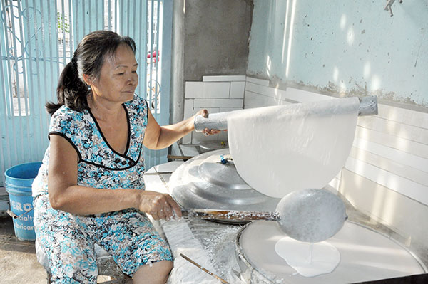 Các lò sản xuất bánh đa ở P.Hố Nai (TP.Biên Hòa) hoạt động nhộn nhịp vào cuối năm