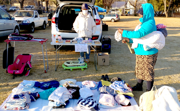 Hội chợ ủng hộ người nghèo bị ảnh hưởng bởi dịch Covid-19 tại thủ đô Pretoria, Nam Phi. Ảnh: TTXVN tại Nam Phi