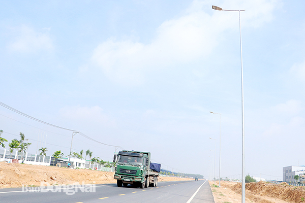 Đường ra cảng Phước An đã hoàn thành xây dựng với quy mô mặt đường rộng 12m được đề xuất mở rộng lên 30m trong thời gian tới