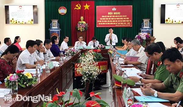 Ban Thường trực MTTQ Việt Nam tỉnh hướng dẫn thảo luận tại hội nghị