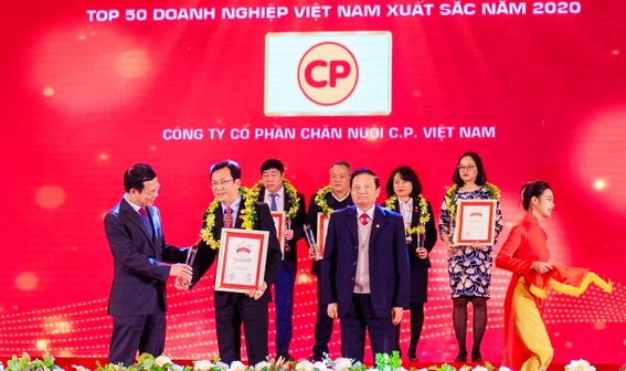Công ty CP Chăn nuôi C.P. Việt Nam nhận danh hiệu doanh nghiệp trong top 50 doanh nghiệp xuất sắc nhất Việt Nam năm 2020