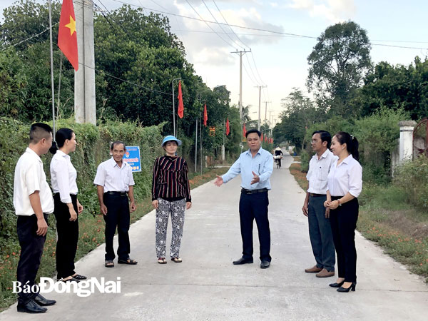 Nhờ công tác giám sát hiệu quả của MTTQ, tuyến đường sáng - xanh - sạch - đẹp ấp Thanh Bình, xã Lộc An (H.Long Thành) hoàn thành và đảm bảo chất lượng. Ảnh: Nguyệt Hà