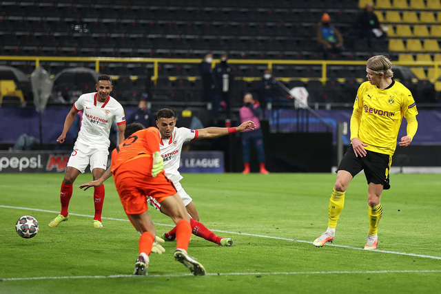 Haaland tỏa sáng rực rỡ giúp Dortmund lần đầu vào tứ kết kể từ 2013