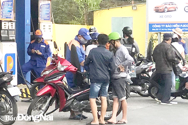 Giá xăng liên tục tăng trong các kỳ điều chỉnh giá từ sau Tết Tân Sửu đến nay. Ảnh minh họa: Hải Quân