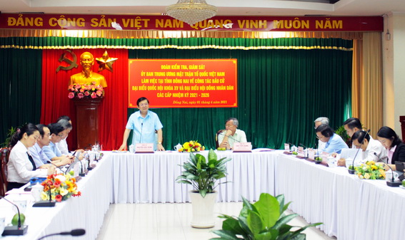 Phó chủ tịch Ủy ban MTTQ Việt Nam Nguyễn Hữu Dũng, Trưởng đoàn giám sát phát biểu tại buổi làm việc