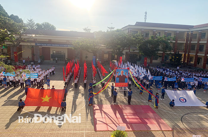 Quang cảnh lễ khai mạc Đại hội TDTT P.Xuân Lập (TP. Long Khánh)