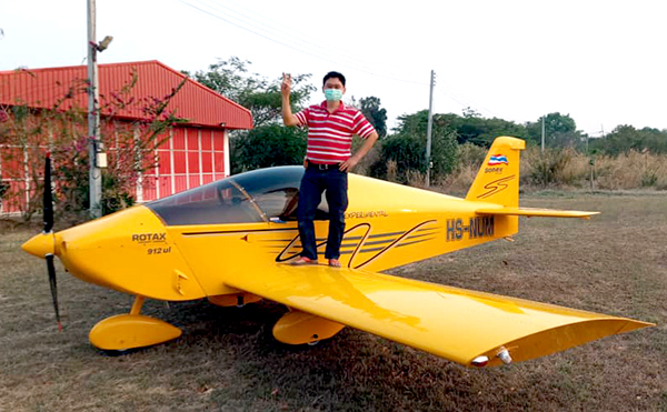 Anh Num Sribussarakum và chiếc máy bay riêng của mình