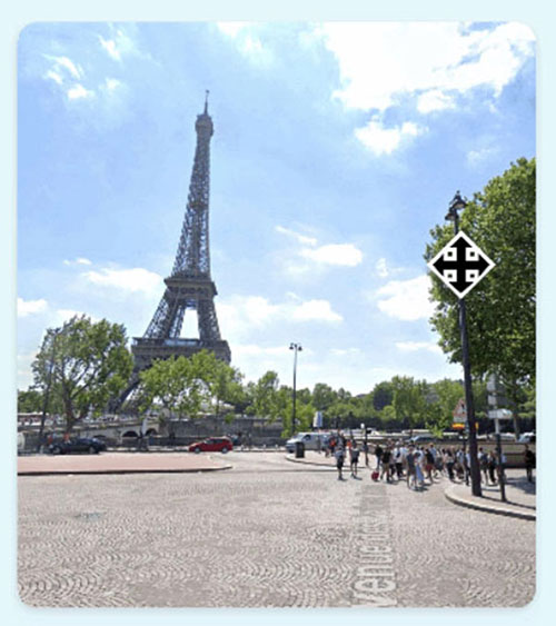 Chế độ Xem Phố cho thấy không có gì nơi tháp Eiffel cả! Nguồn: Google