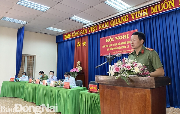  Ứng cử viên ĐBQH Vũ Hồng Văn, Giám đốc Công an tỉnh trình bày chương trình hành động trước cử tri H.Vĩnh Cửu