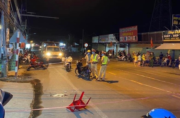 Mâu thuẫn trên bàn nhậu, một người bị đâm tử vong