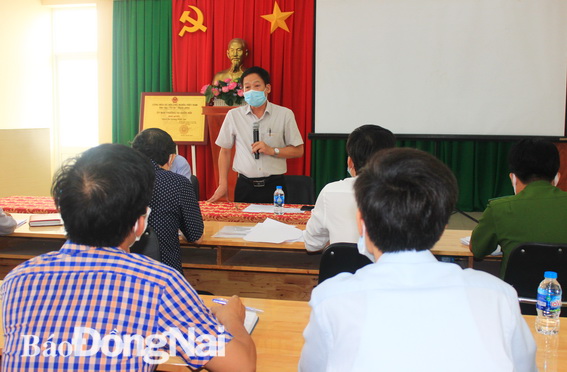 BS Bạch Thái Bình, Giám đốc Trung tâm Kiểm soát bệnh tật tỉnh phát biểu tại cuộc họp