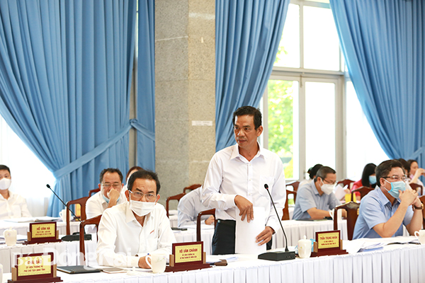 Các đại biểu tham gia ý kiến tại hội nghị