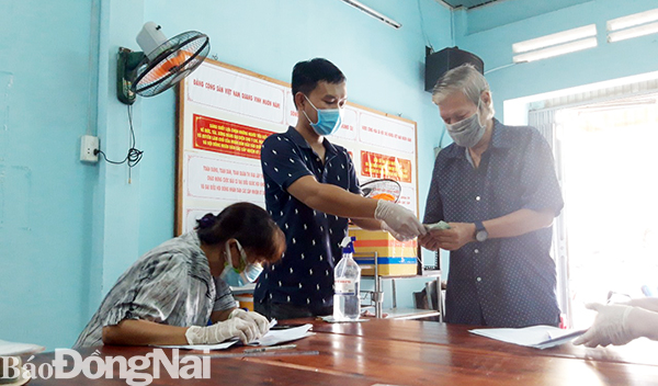 UBND P.Thanh Bình, TP.Biên Hoà chi hỗ trợ cho lao động tự do bị ảnh hưởng do dịch bệnh Covid-19