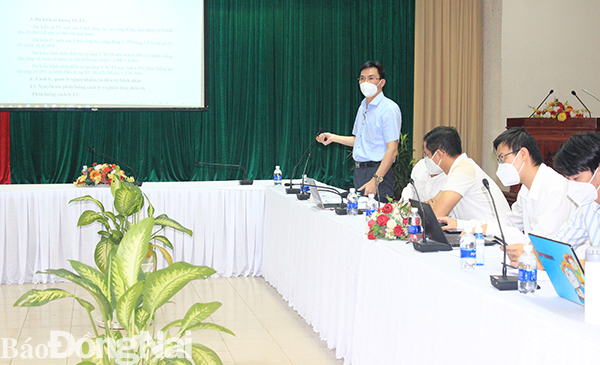 Ông Nguyễn Đức Sơn, Tổ trưởng tổ công tác của Bộ Y tế đề xuất kế hoạch chiến lược chống dịch tại Đồng Nai trong thời gian tới