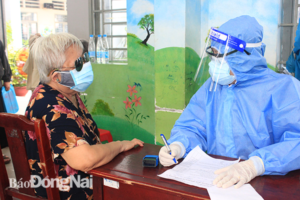  Kiểm tra sàng lọc sức khỏe trước tiêm chủng tại TP.Biên Hòa.