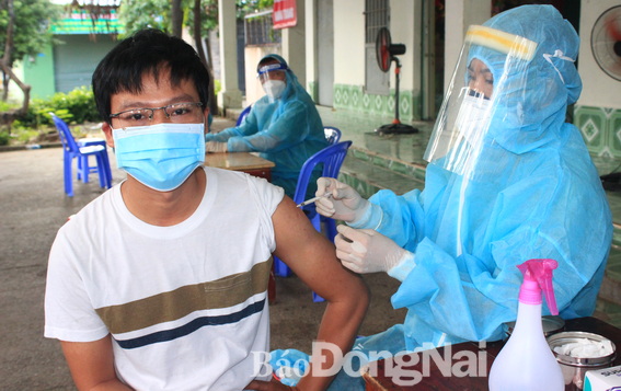 Tiêm vaccine phòng Covid-19 đợt 7 tại P.Tân Phong, TP.Biên Hòa chiều ngày 5-9