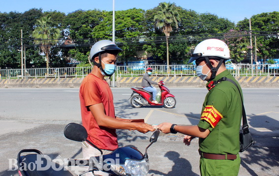 Tỉnh Đồng Nai bãi bỏ các loại giấy đi đường và bãi bỏ việc hạn chế người dân ra đường từ 18 giờ tối hôm trước đến 6 giờ sáng hôm sau (ảnh: TD)