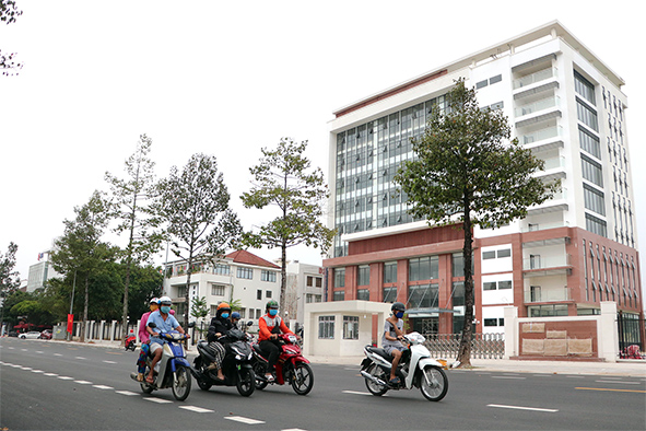 Trung tâm Hành chính công TP.Biên Hòa đang được xây dựng sẽ là điểm nhấn về kiến trúc cho khu vực trung tâm của đô thị Biên Hòa trong tương lai