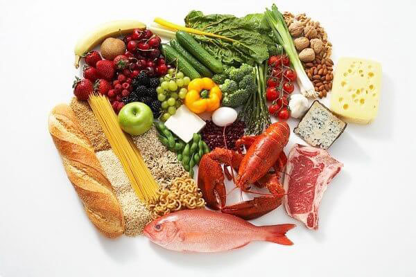 Người bị bệnh tiểu đường nên tăng cường rau xanh trong khẩu phần ăn mỗi ngày. Ảnh: TL