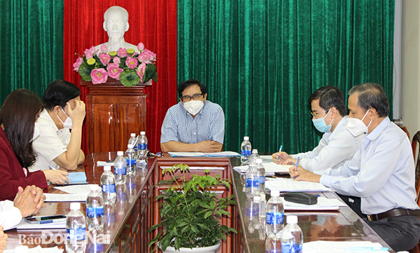 Phó chủ tịch UBND tỉnh Nguyễn Sơn Hùng chủ trì buổi làm việc với các sở, ngành liên quan đến công tác xuất bản tỉnh