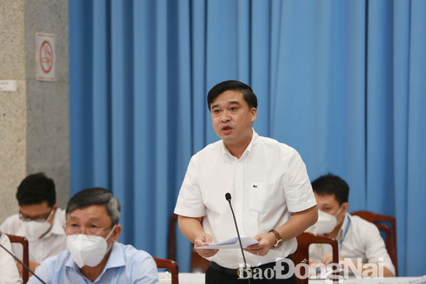 Giám đốc Sở KH-ĐT Hồ Văn Hà báo cáo về tình hình hồi phục kinh tế