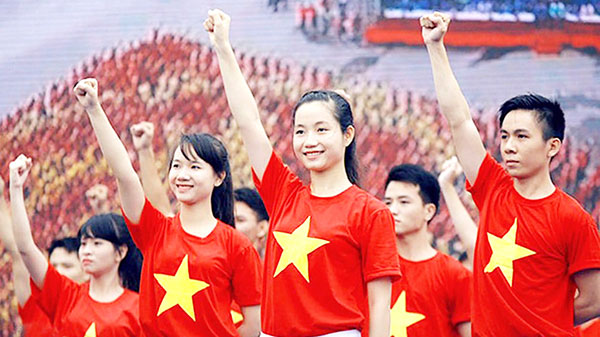 Theo tư tưởng Hồ Chí Minh thì bên cạnh những giá trị tốt đẹp của con người truyền thống, con người xã hội chủ nghĩa phải hình thành các phẩm chất như: tư tưởng xã hội chủ nghĩa, đạo đức xã hội chủ nghĩa, tác phong xã hội chủ nghĩa...