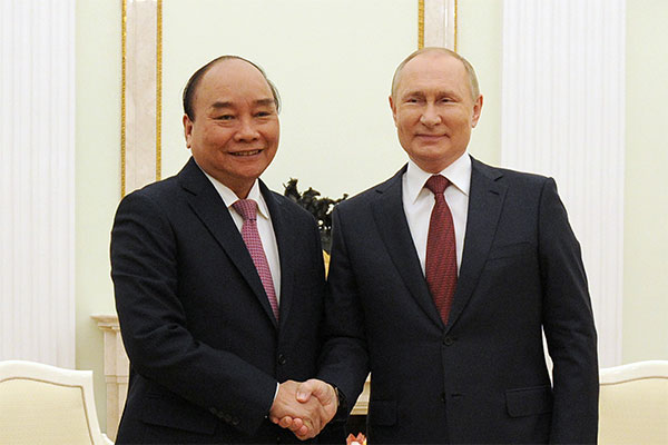 Chủ tịch nước Nguyễn Xuân Phúc và Tổng thống Liên bang Nga Vladimir Putin - Ảnh: Bộ Ngoại giao