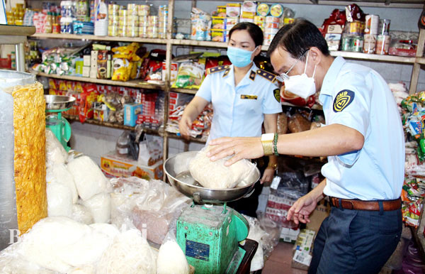 Nỗi lo hàng hóa '3 không' vào dịp Tết