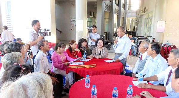 CLB Thơ ca H.Long Thành gặp gỡ, giao lưu thơ ca