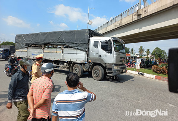 Tại nạn giao thông dưới chân cầu Hóa An, 1 người tử vong