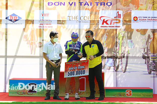 Ban tổ chức trao giải ấn tượng