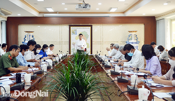 Bí thư Tỉnh ủy Nguyễn Hồng Lĩnh phát biểu kết luận tại hội nghị