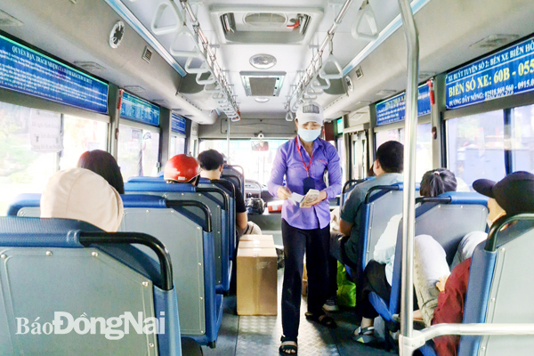 Tuyến xe buýt số 2 (bến xe Biên Hòa - Khu công nghiệp Nhơn Trạch) hoạt động ổn định, lượng khách tăng cao trong thời gian gần đây