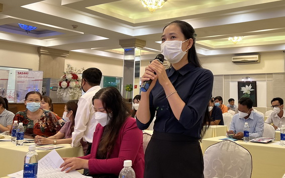 : Đại diện một số doanh nghiệp, HTX trong tỉnh chia sẻ ý kiến tại hội nghị.