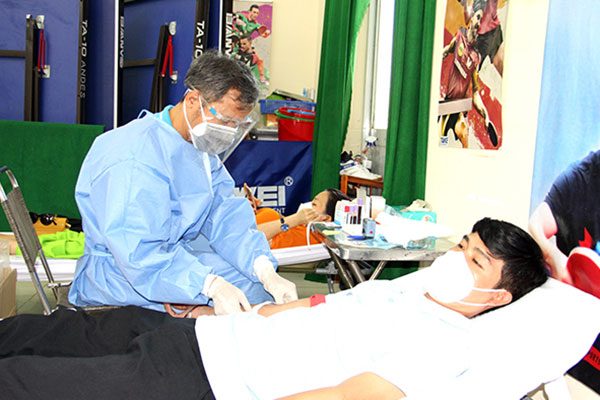 Tiếp nhận 512 đơn vị máu hiến tình nguyện