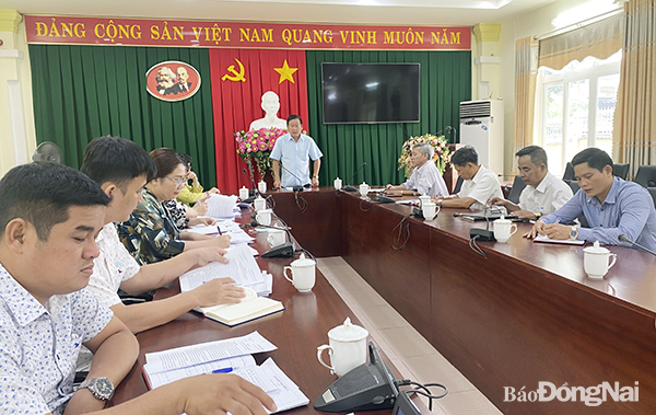 Trưởng ban Dân vận Tỉnh ủy Đào Văn Phước kết luận tại buổi làm việc.