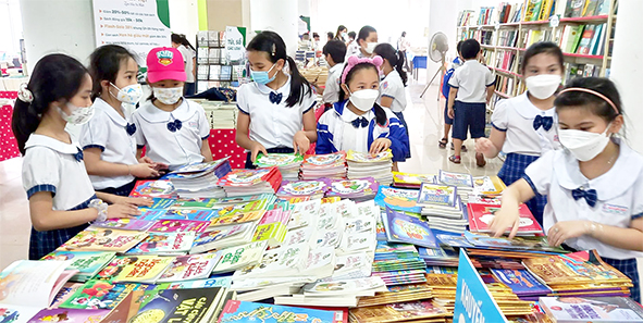 Nâng cao văn hóa đọc & tình yêu sách